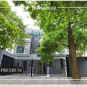Hotel Oyo Townhouse 120 Shushant Lok