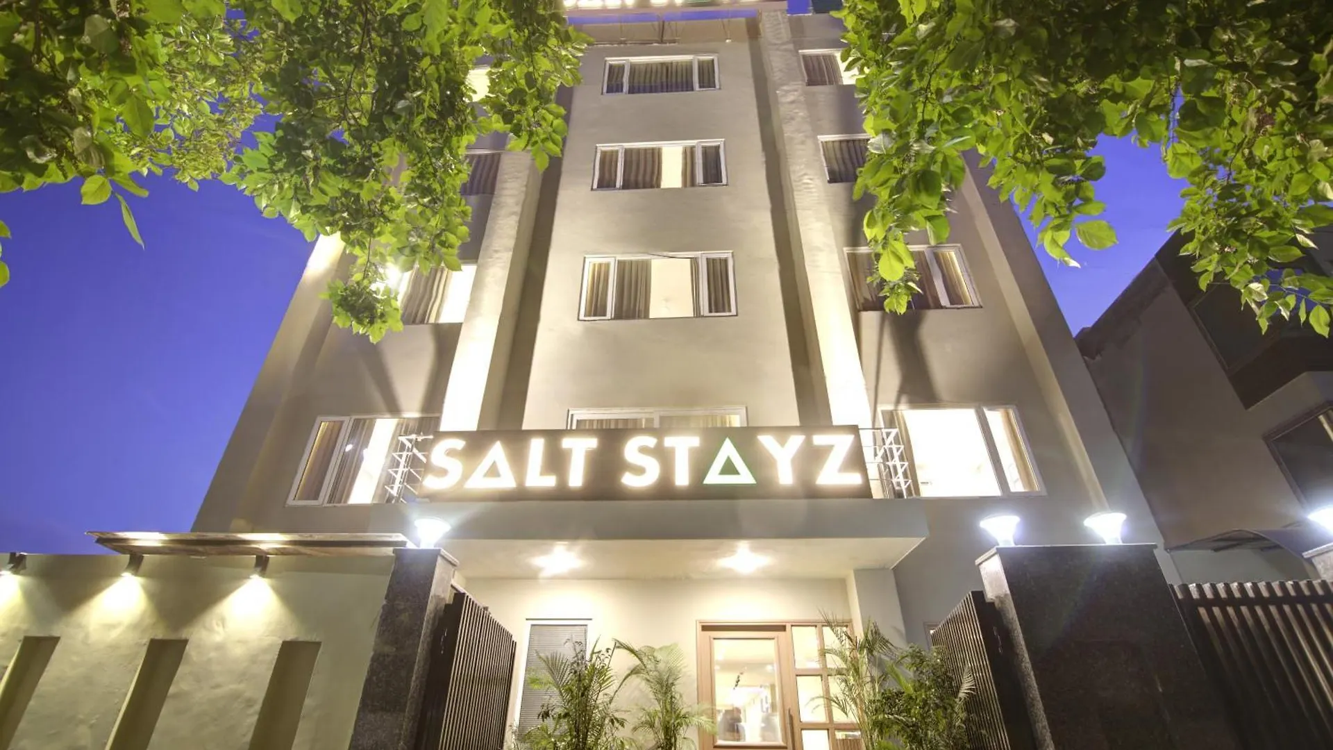 Saltstayz Select - Golf Course Road Gurgaon India