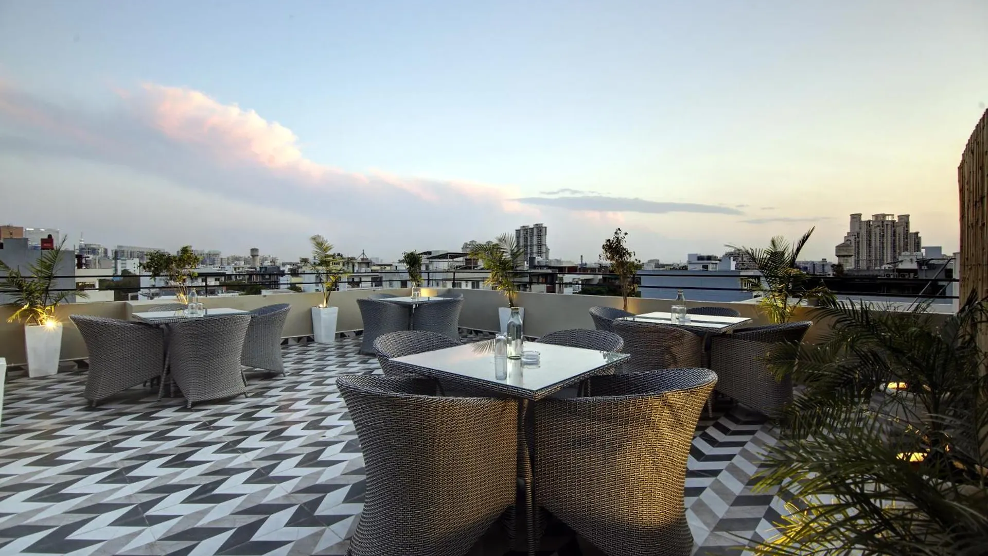 Saltstayz Select - Golf Course Road Gurgaon 4*,  India