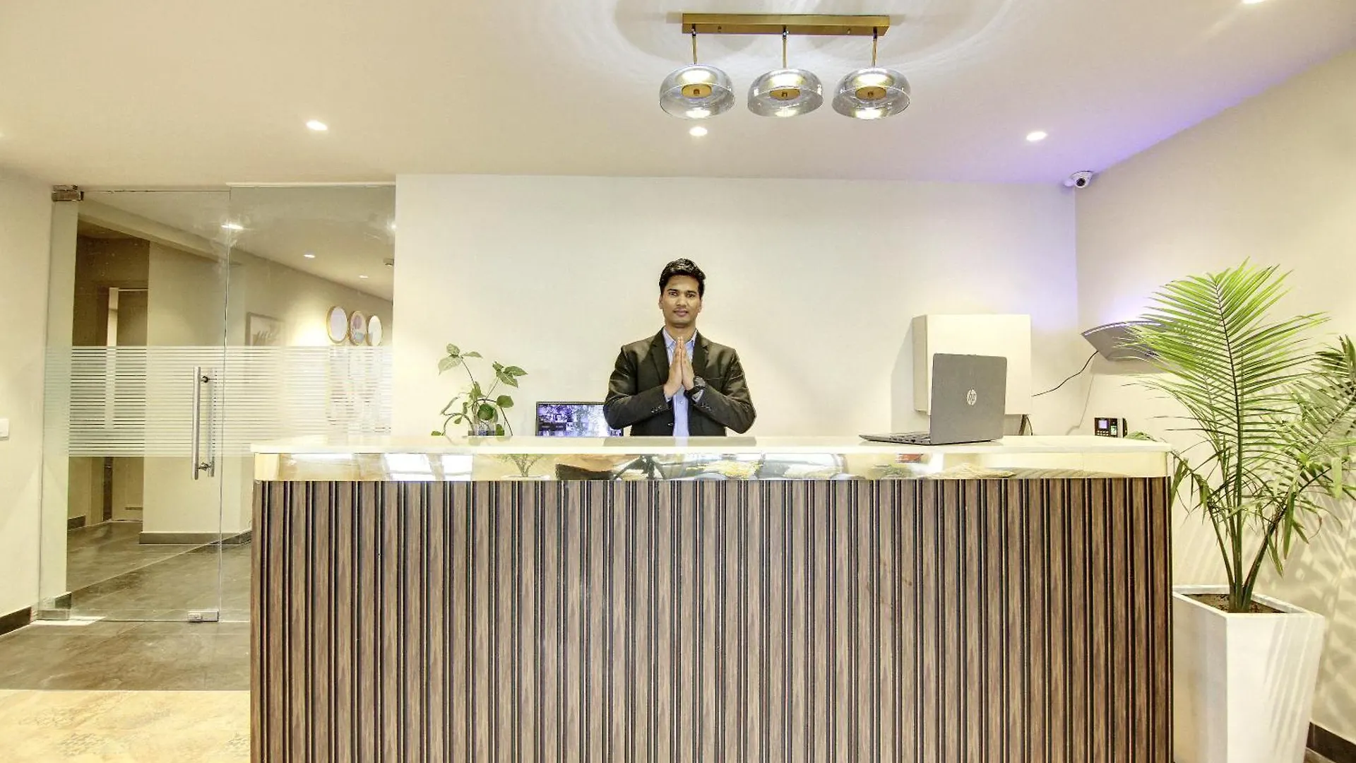 Saltstayz Select - Golf Course Road Gurgaon India