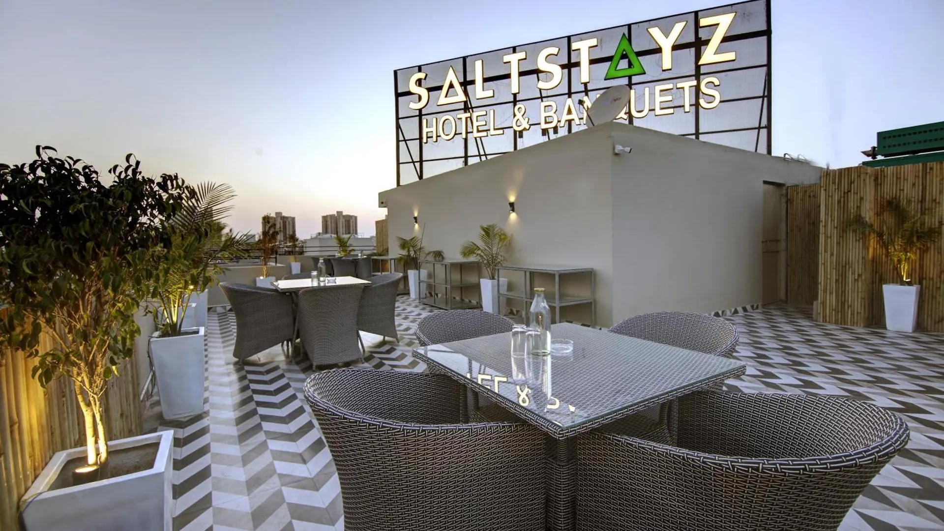 Hotel Saltstayz Select - Golf Course Road Gurgaon