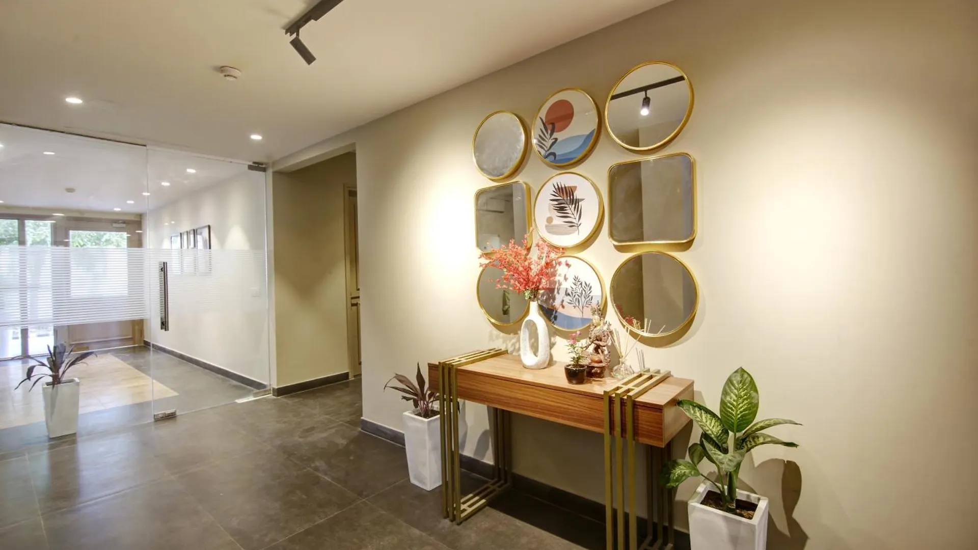 Saltstayz Select - Golf Course Road Gurgaon 4*,  India