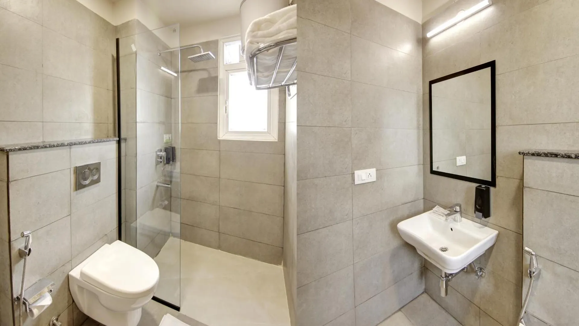 Saltstayz Select - Golf Course Road Gurgaon