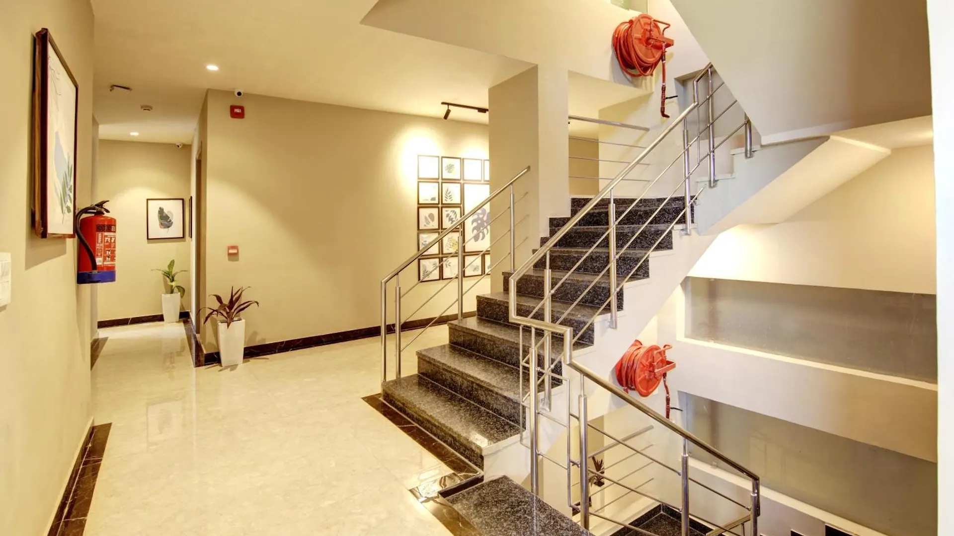 Saltstayz Select - Golf Course Road Gurgaon