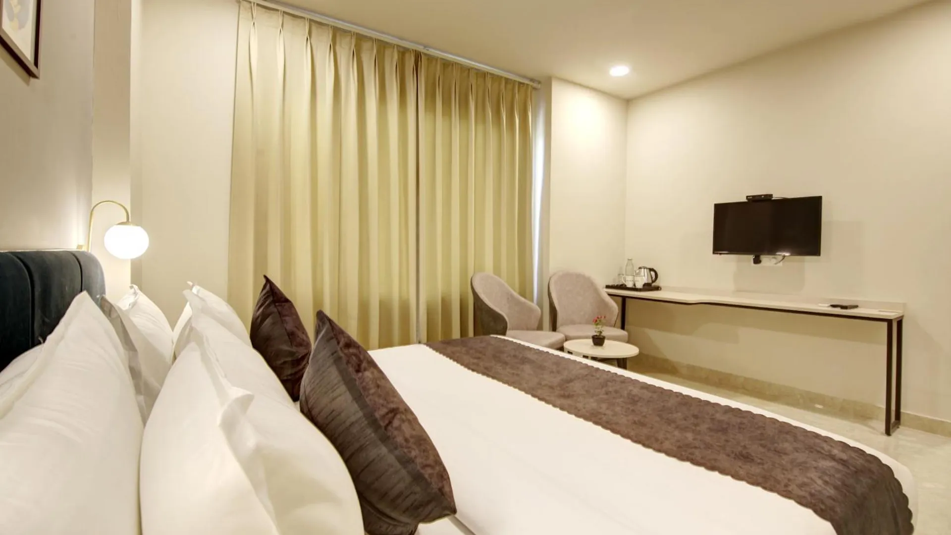 **** Hotel Saltstayz Select - Golf Course Road Gurgaon India